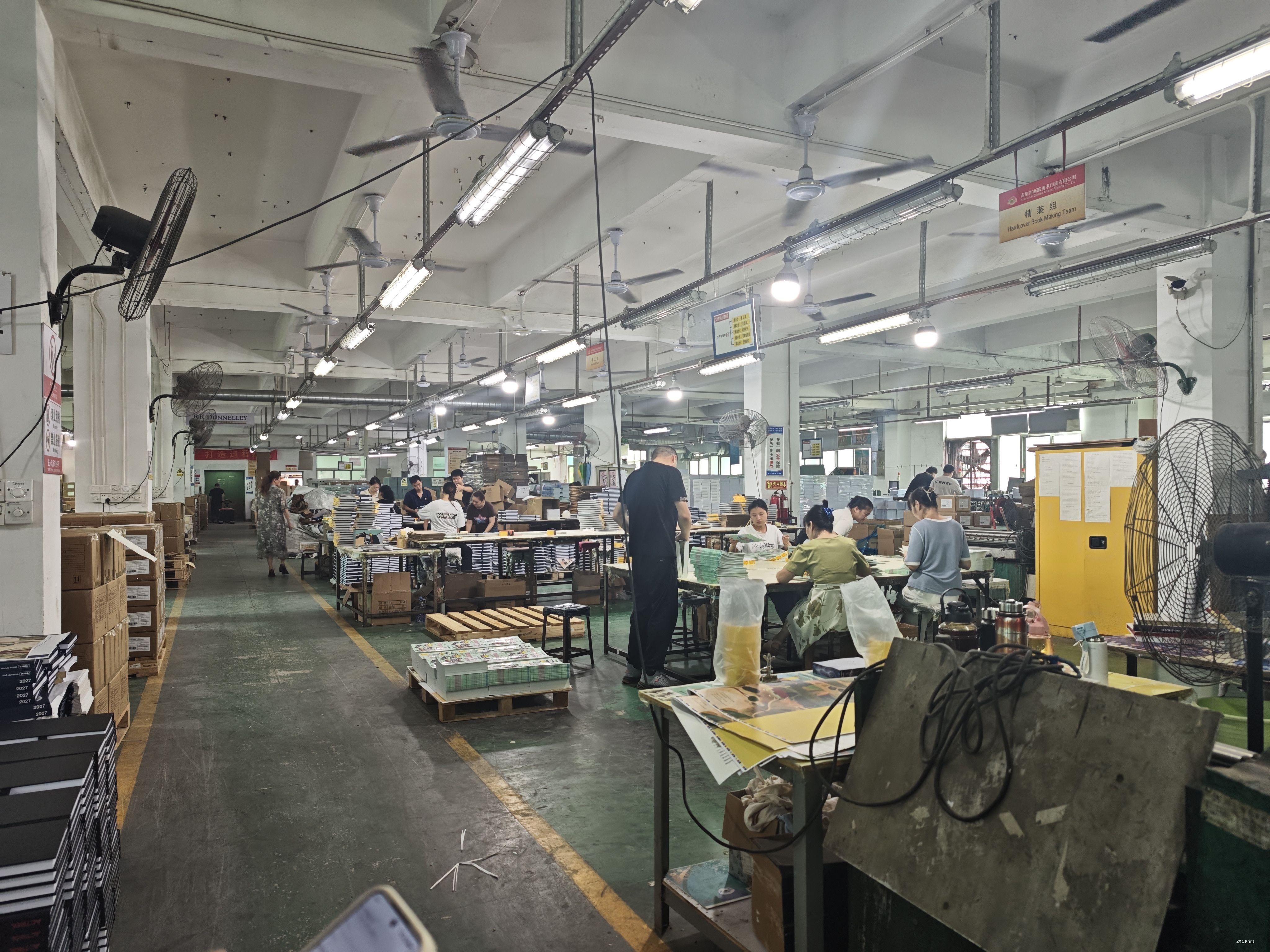 Gravure printing press with modern monitoring systems in a printing facility